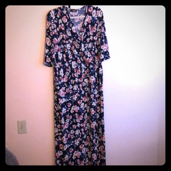 Floral Maxi Dress - 90s inspired - Picture 1 of 4